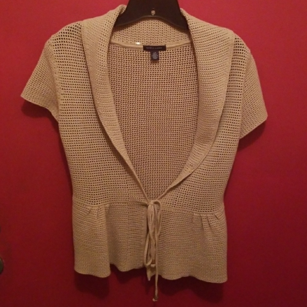 Slort sleeve sweater